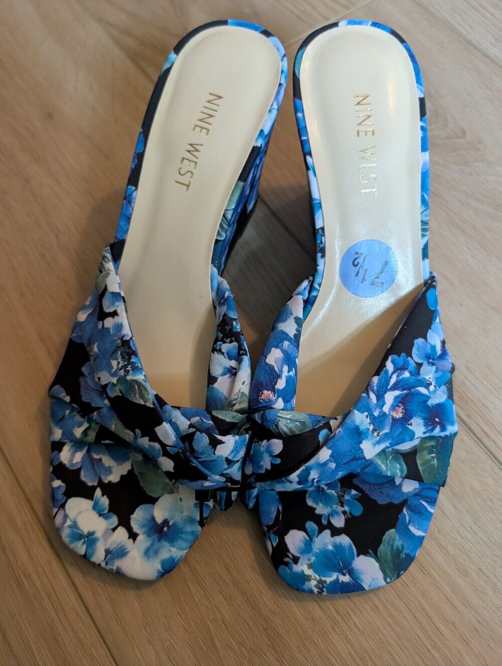 NWOT Nine West Blue Floral Knot-Front Wedge Mules